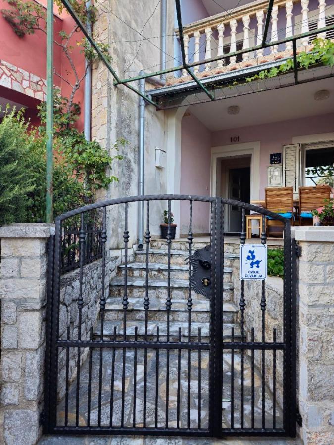 Apartman Lila Čunski Exterior foto